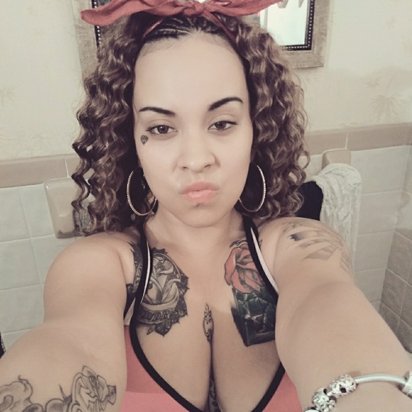 Meet your Posher, Anna - Picture 2 of 2